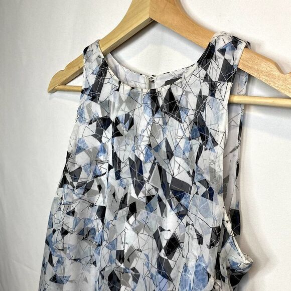 VINCE Camuto High Scoop Neck Keyhole Back Button Lined Top XS - Picture 6 of 10